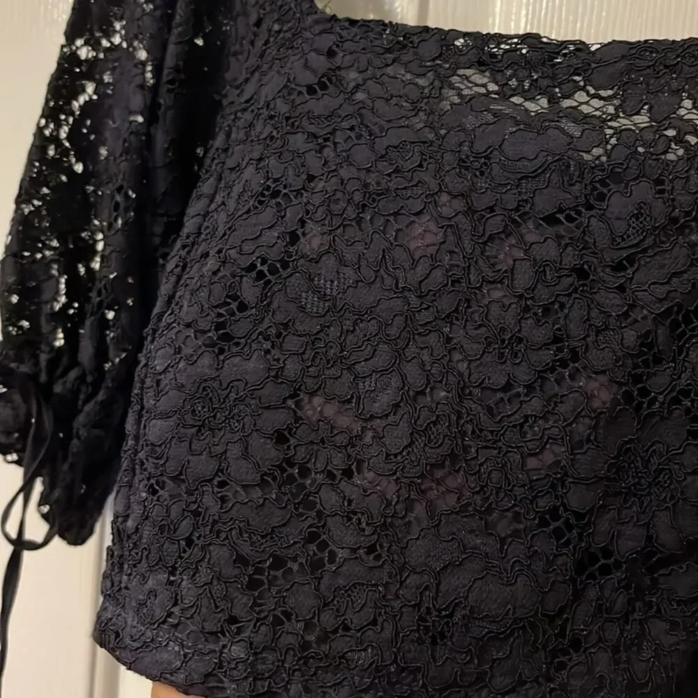 Zara NWT dark‎ navy blue floral lace crop top with sleeves size S